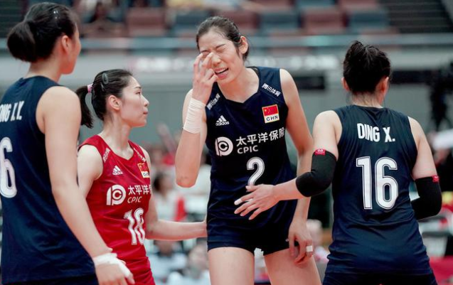 最新战报:排球豪取连胜,冠军在望 最新战报:排球豪取连胜,冠军在望