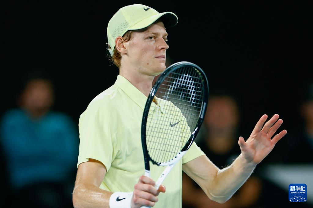 关于澳网险胜拉沃尔杯，辛纳惊艳四座的信息
