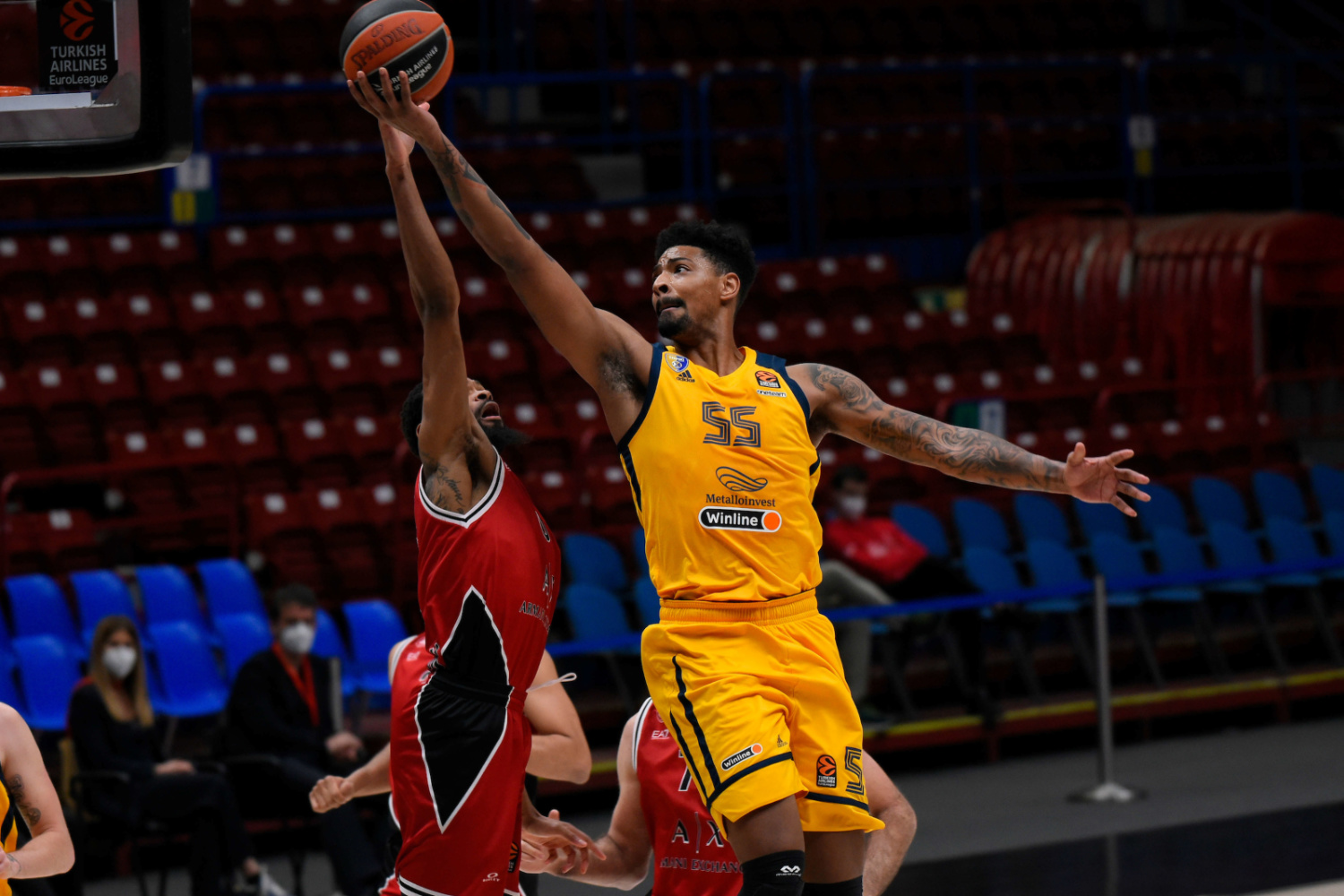 青岛队逆转篮网,字母哥点燃赛场 青岛队逆转篮网,字母哥点燃赛场