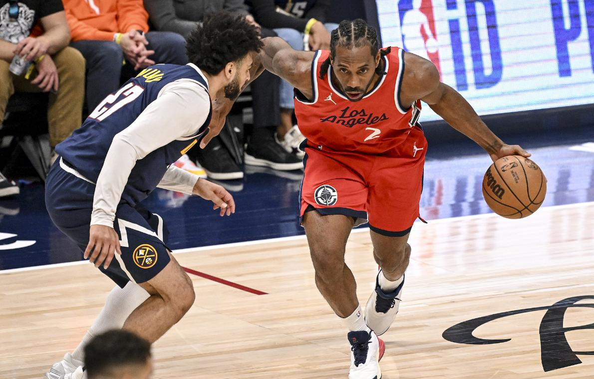 骑士完胜新疆队,伦纳德状态火热 骑士完胜新疆队,伦纳德状态火热