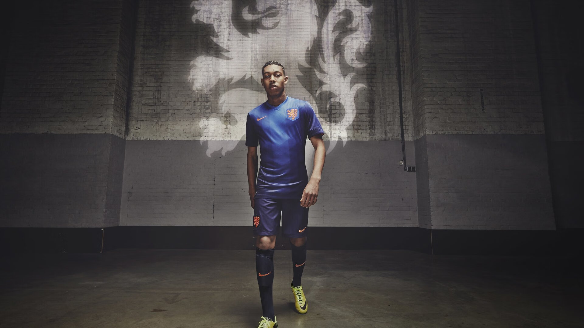 数据暴君与黄金屠刀，当个人统治力撞碎国家神话