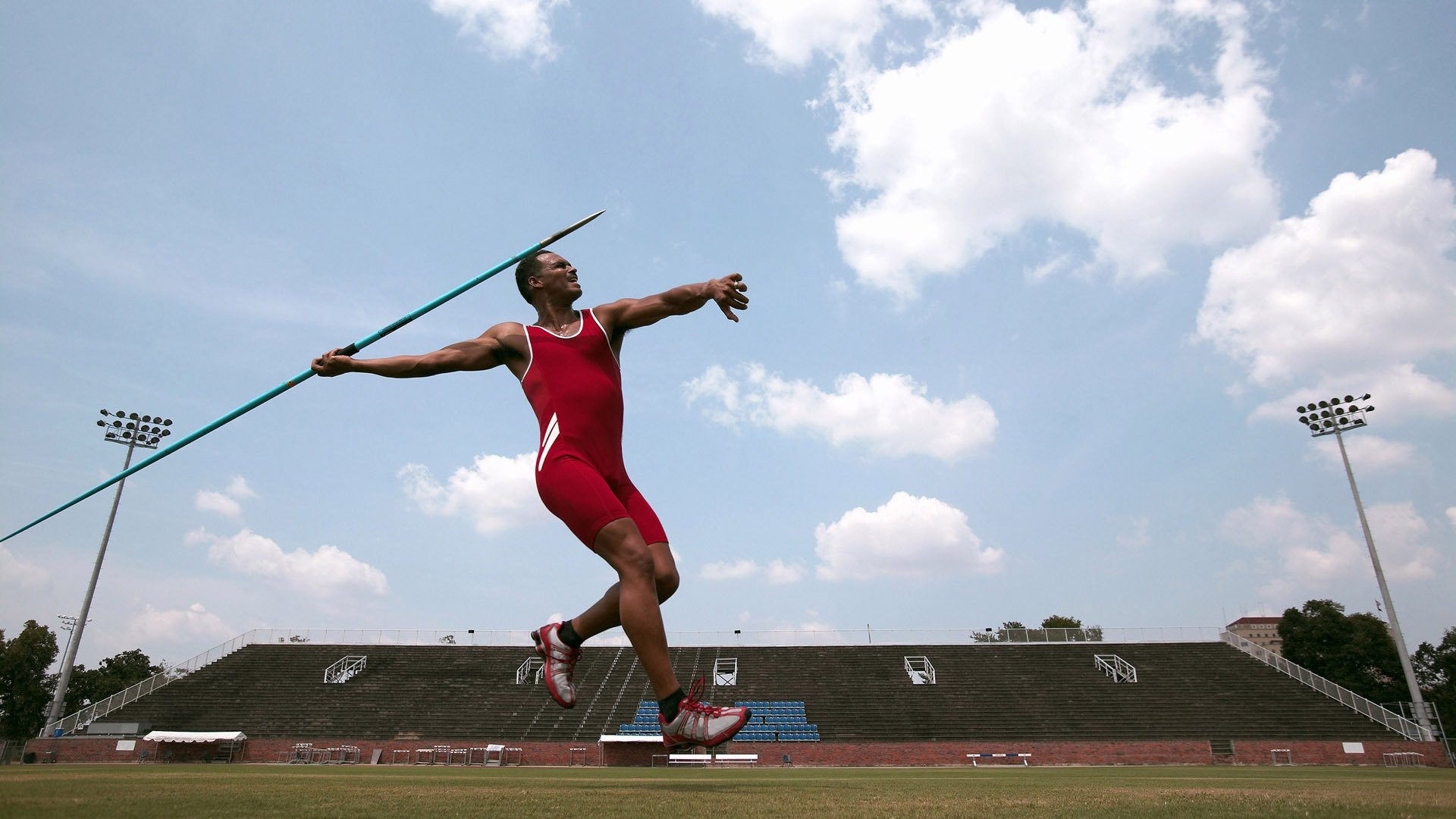 东瀛武士弯弓射落三狮，楚阿梅尼如何成为改写历史的关键先生