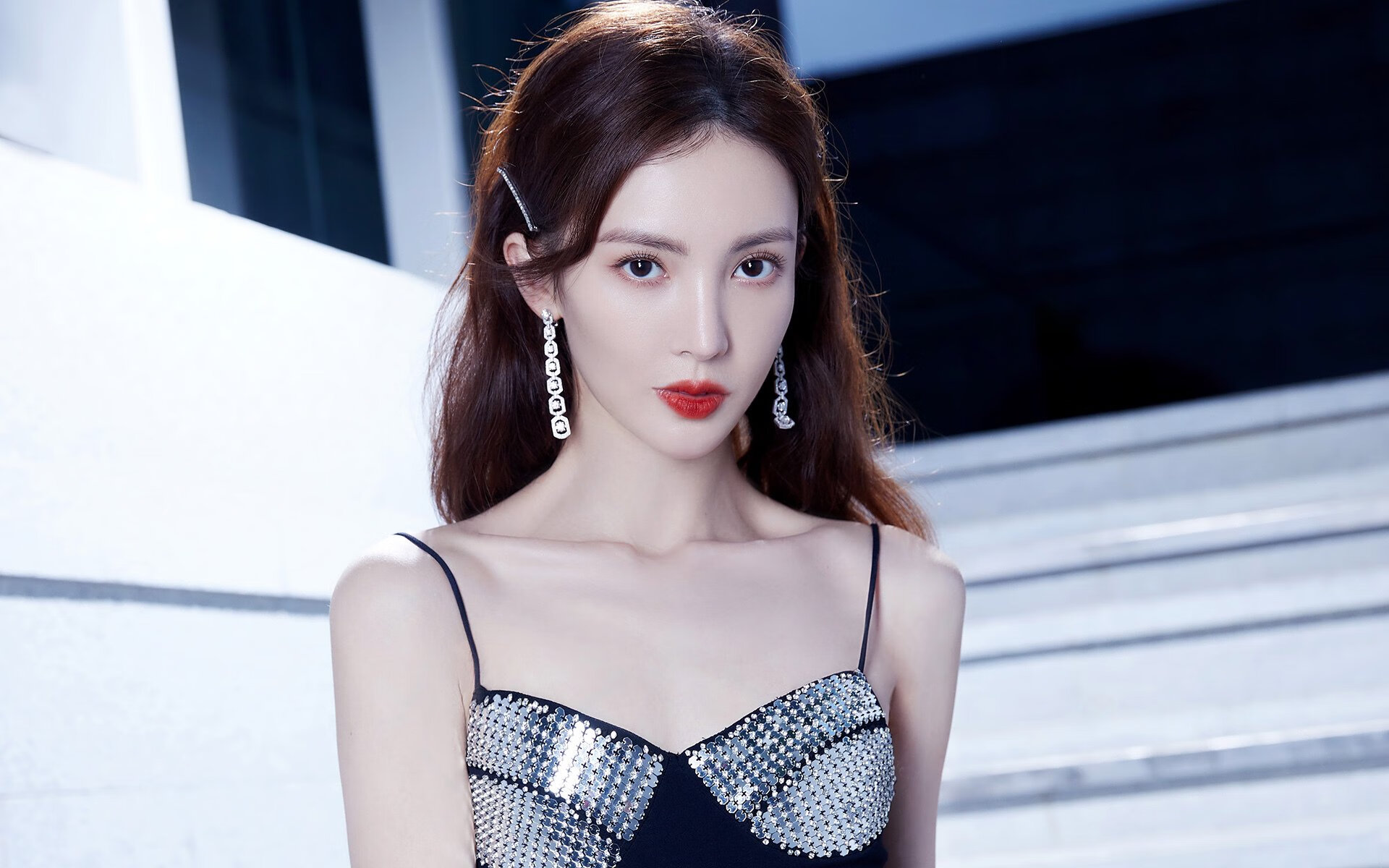 以下是根据这个思路为您撰写的文章